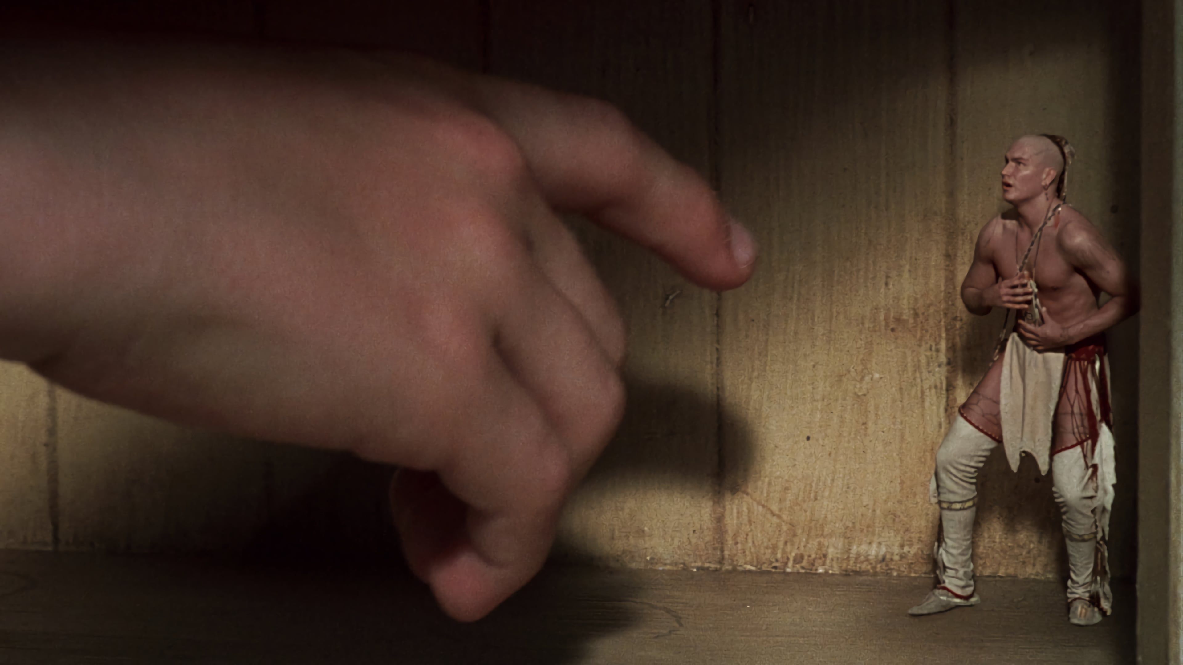 Người Tí Hon Da Đỏ