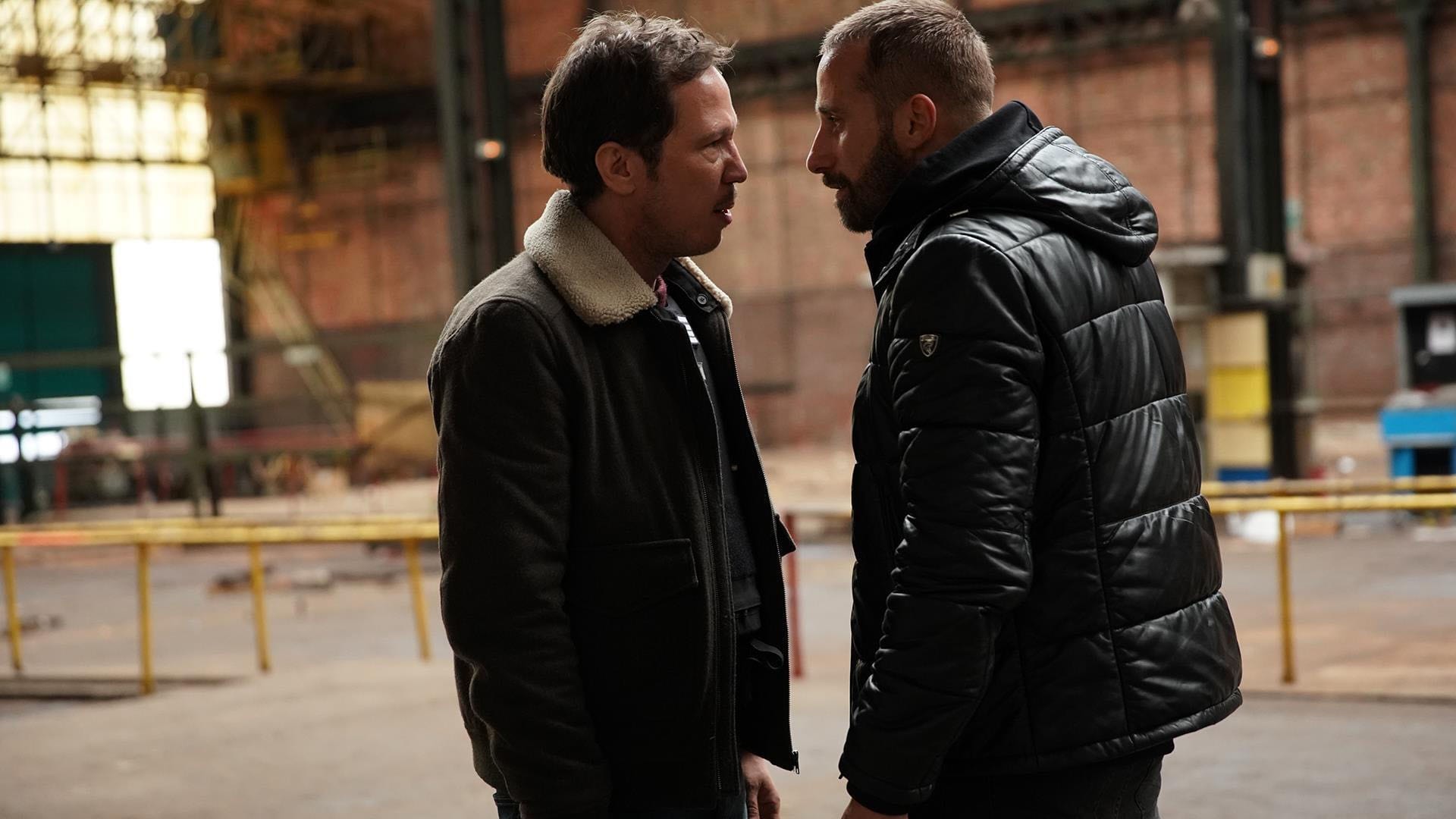 Kẻ Thù Thân Cận